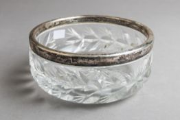 Massive Glasschale mit Silbermontur 800 Silber