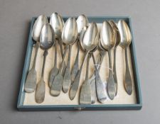 15-teiliges Konvolut von Suppenlöffeln (18./19. Jh.)