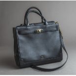 Elegante Designer-Damenhandtasche "Turnlock Charm" (Aigner)