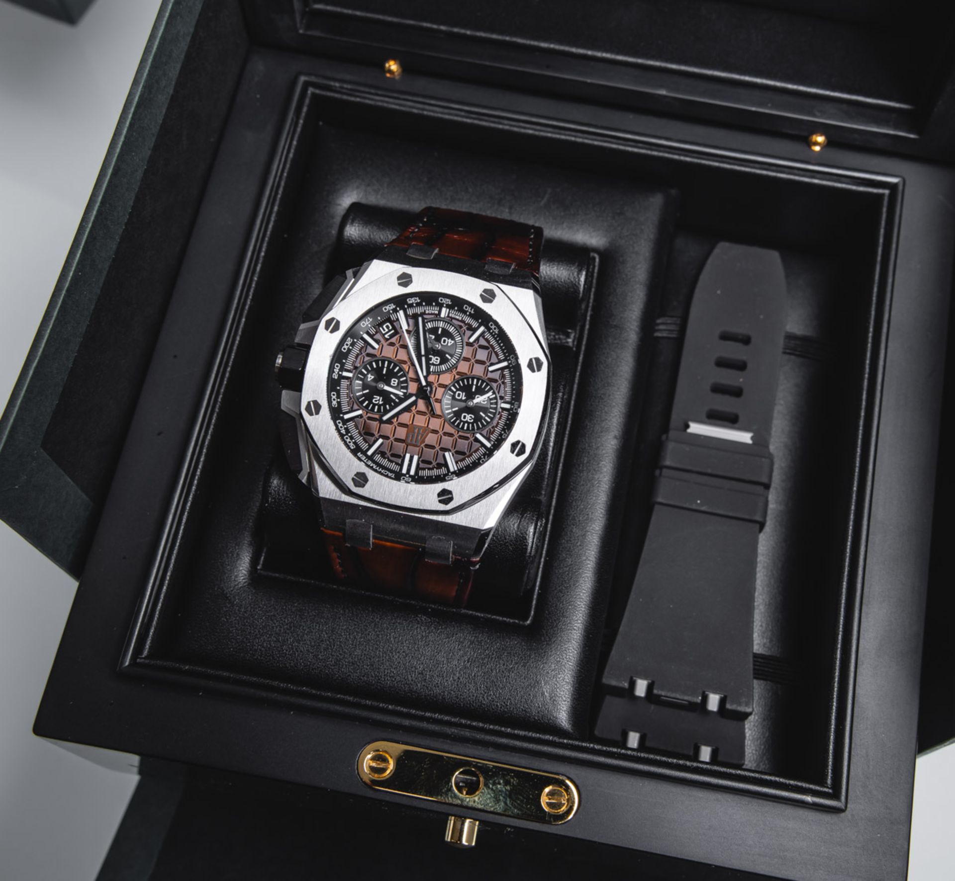 Audemars Piguet - Armbanduhr "Royal Oak Offshore" - Bild 2 aus 4