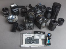 Konvolut von Kameras und Zubehör