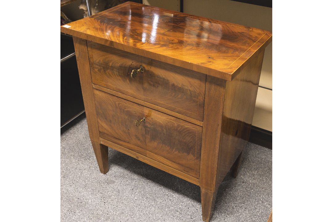 Kleine kubische Kommode (Biedermeier, 19. Jh.) - Bild 1 aus 2
