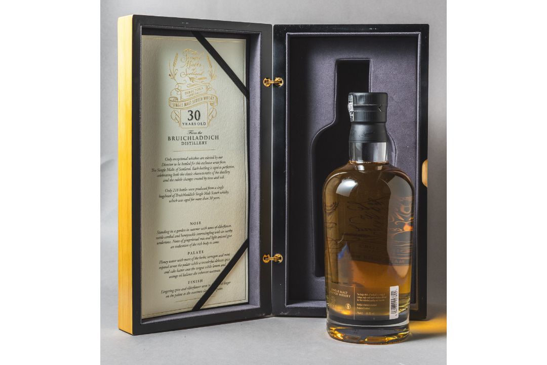 Bruichladdich Distillery 30 Years Old, The Single Malts of Scotland - Director's Special, Dest. ca.  - Bild 2 aus 2