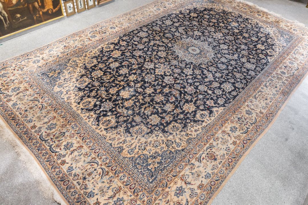Großer Teppich (wohl Nain, Iran, 20. Jh.) - Bild 1 aus 3
