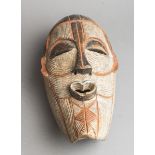 Maske "Kifwebe" (Songye, Demokratische Republik Kongo, Alter unbekannt)