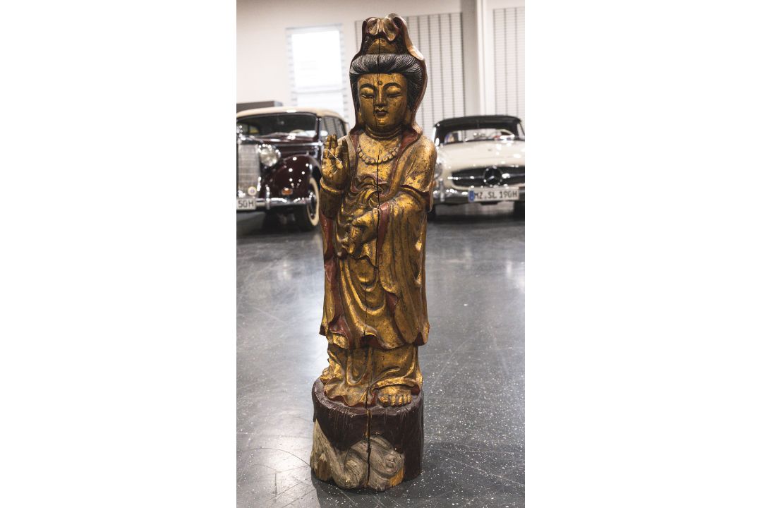 Große Guanyin-Figur (China, wohl 18./19. Jh.) - Bild 1 aus 2