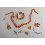 Konvolut von Bernsteinschmuck