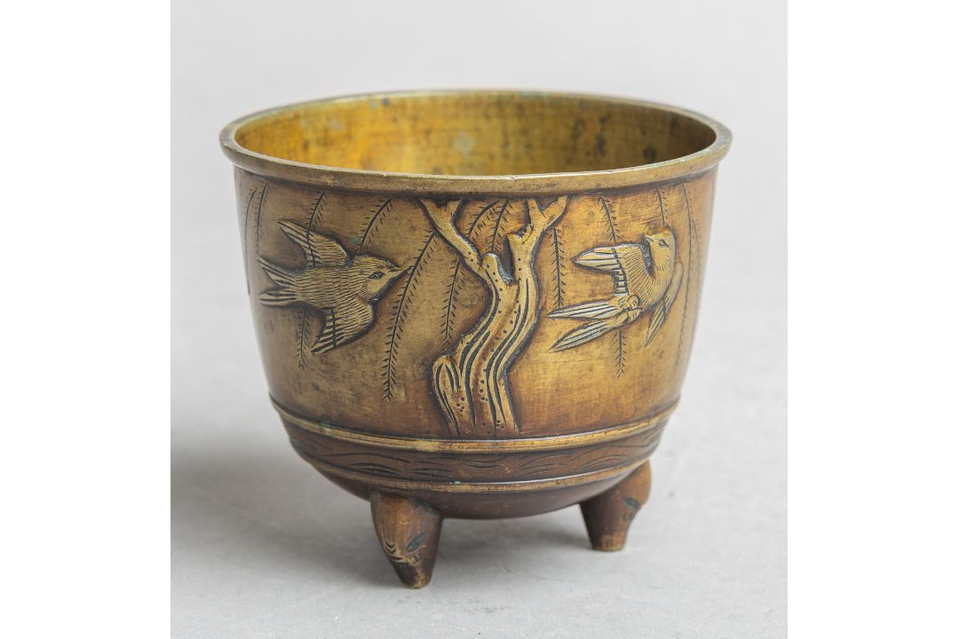 Kleine Bronzeschale (Japan, wohl um 1900)
