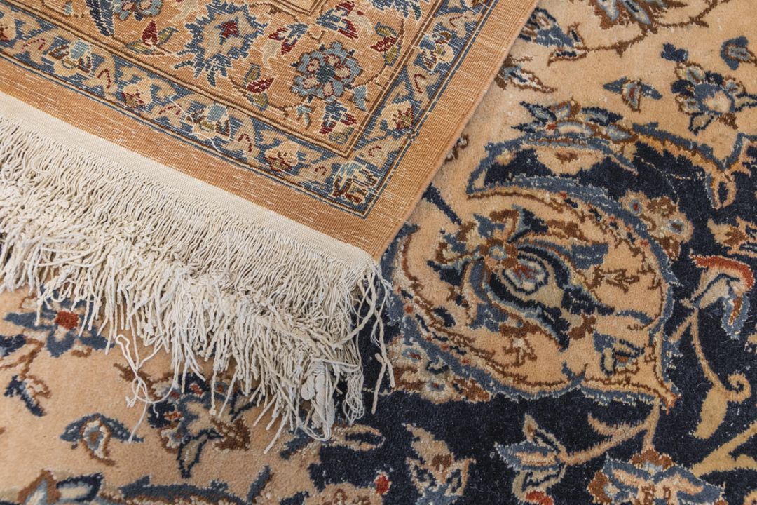 Großer Teppich (wohl Nain, Iran, 20. Jh.) - Bild 3 aus 3