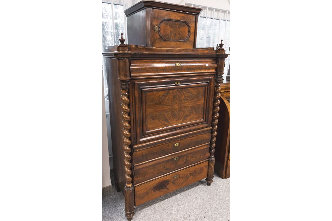 Schreibschrank (wohl Nord-Deutschland o. Berlin, Spät-Biedermeier, um 1850/1860er Jahre) - Bild 3 aus 4