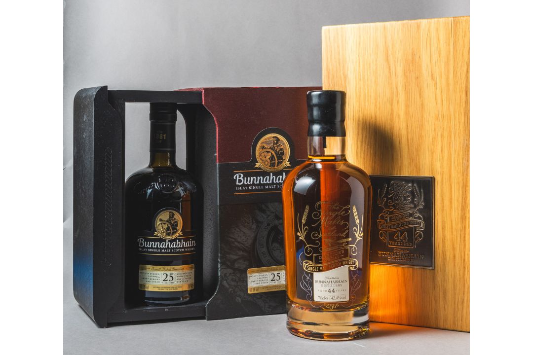 Konvolut mit 2 Flaschen Bunnahabhain - Bild 1 aus 2