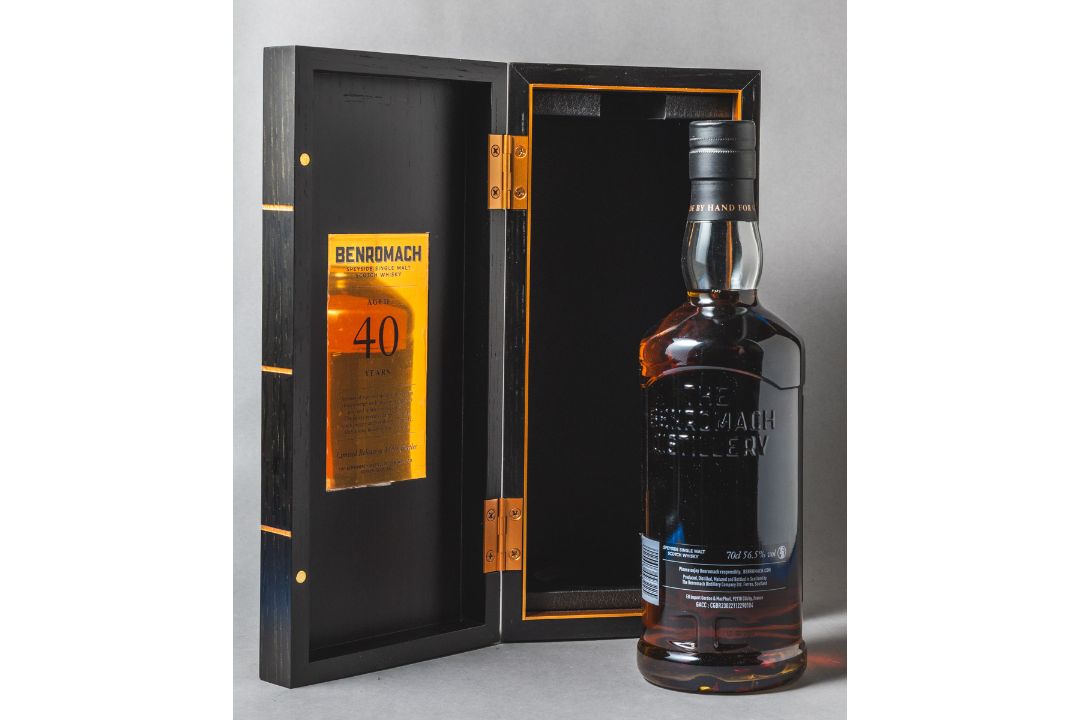 Benromach 40 Years, Dest. 1982, 40 Jahre, Abf. 2022, Speyside Single Malt Scotch Whisky - Bild 2 aus 2