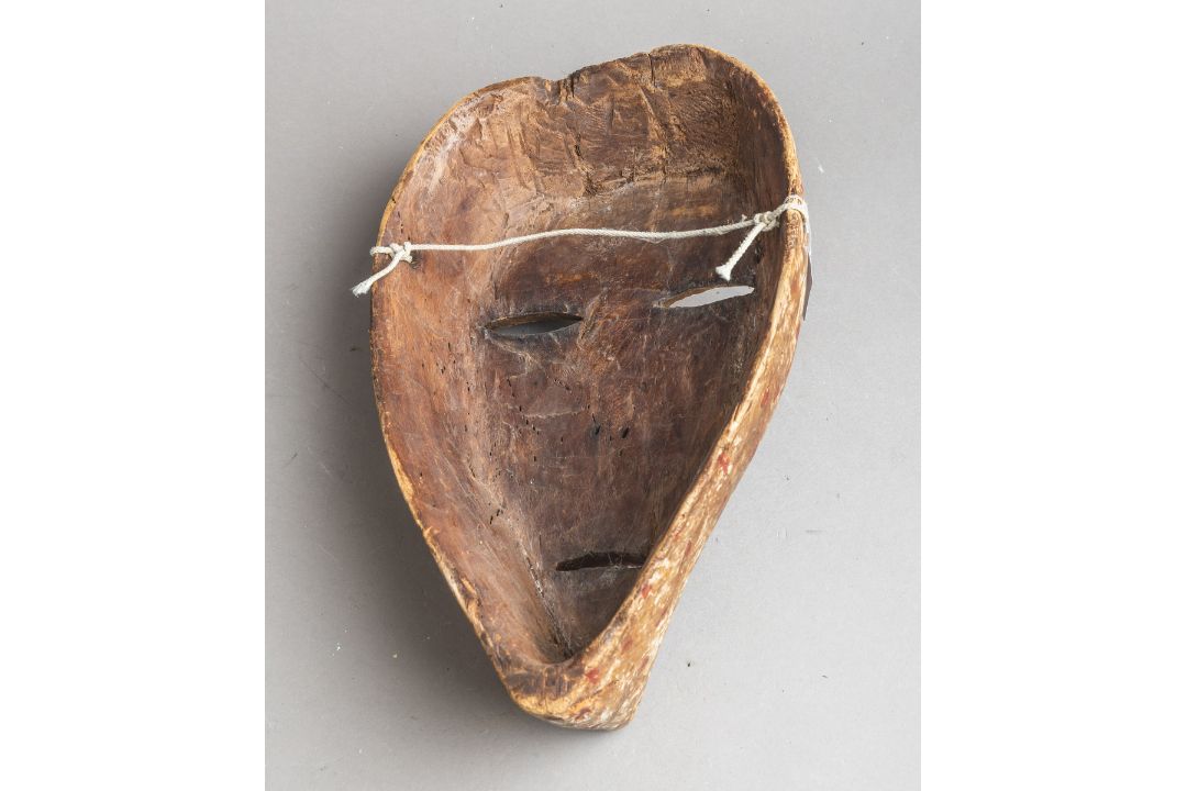 Maske (wohl Nigeria / Gabun, Alter unbekannt) - Bild 2 aus 2