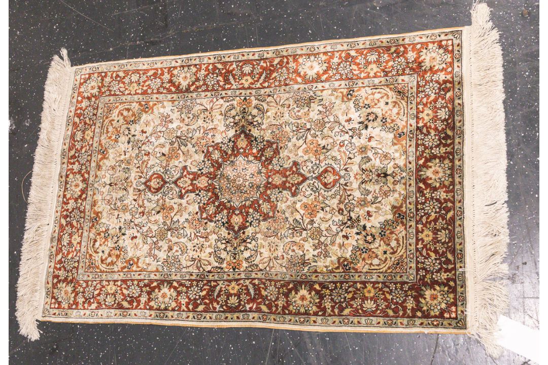 Seidenteppich (wohl Isfahan, Persien, 20. Jh.) - Bild 1 aus 2