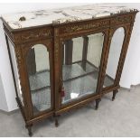 Halbhohe Vitrine (Frankreich, 19. Jh.)