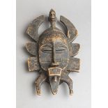 Maske "Kpeliye'e" (Senufo, Elfenbeinküste, Alter unbekannt)