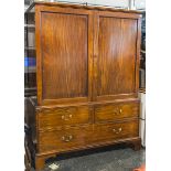 Aufsatzschrank (England, 19. Jh.)