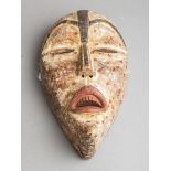Maske (wohl Nigeria / Gabun, Alter unbekannt)