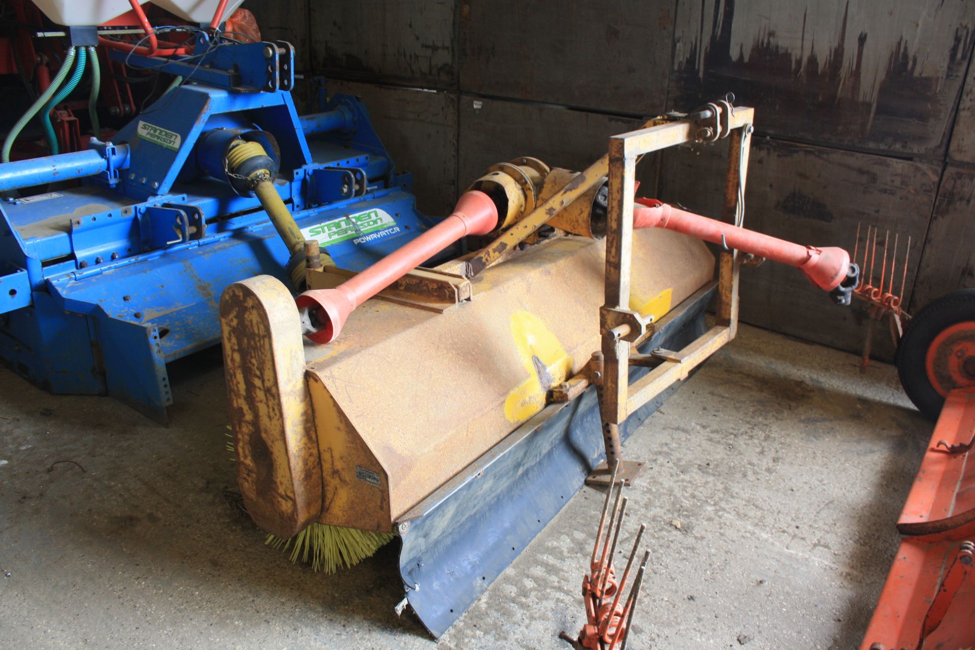 Sturdiluxe 3pt mounted yard brush 2.1m, pto driven, with 540 pto