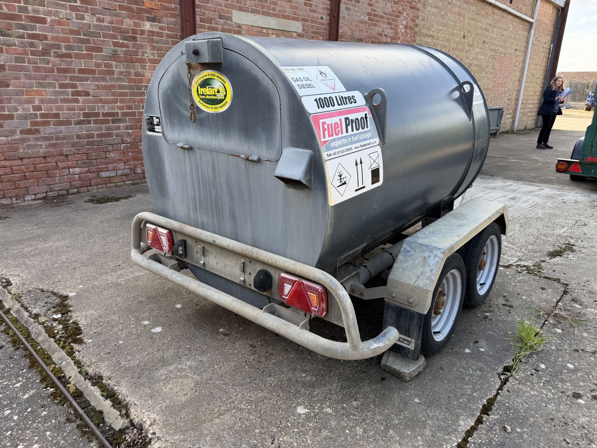 (19) Fuel Proof 1,000L fuel tank, 200L AdBlue towable bowser, electric fuel dispenser, serial no - Image 5 of 5