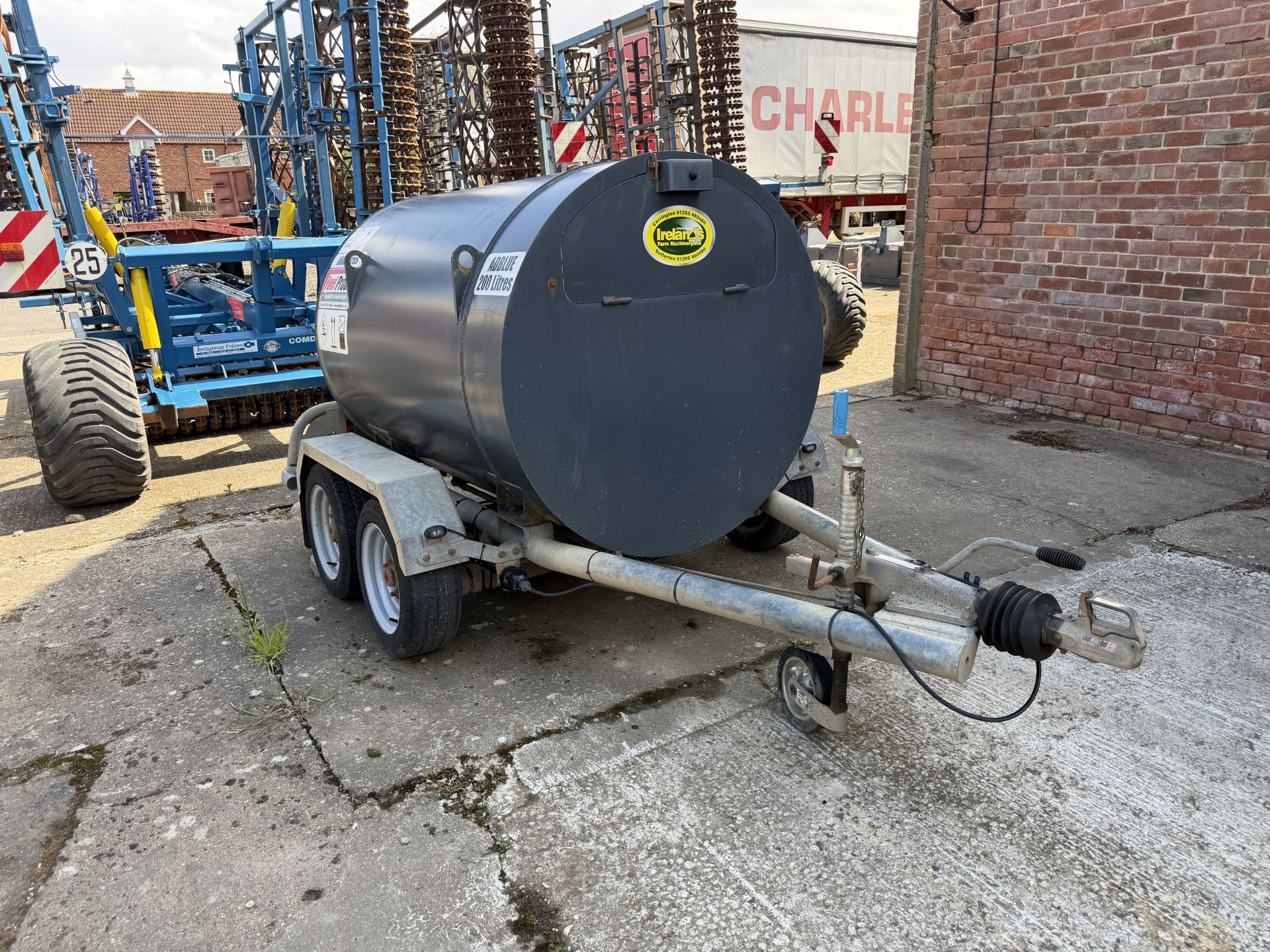 (19) Fuel Proof 1,000L fuel tank, 200L AdBlue towable bowser, electric fuel dispenser, serial no - Image 2 of 5