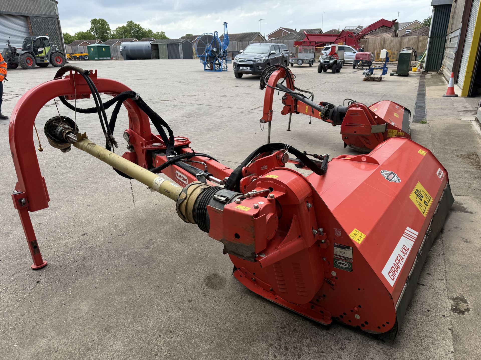 (22) Maschio Giraffa XXL 230 right hand offset flail mower, pto driven, serial no NM91D0262 - Image 4 of 8