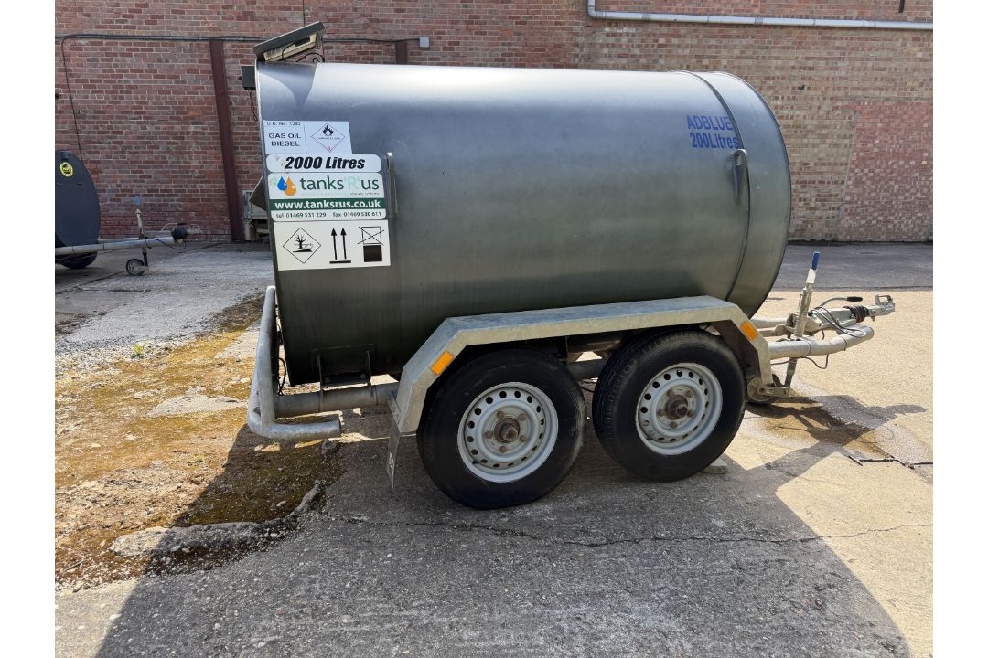 (18) Fuel Proof 2,000L diesel & 200L AdBlue tank, towable fuel bowser, with electric fuel pump, - Image 3 of 5