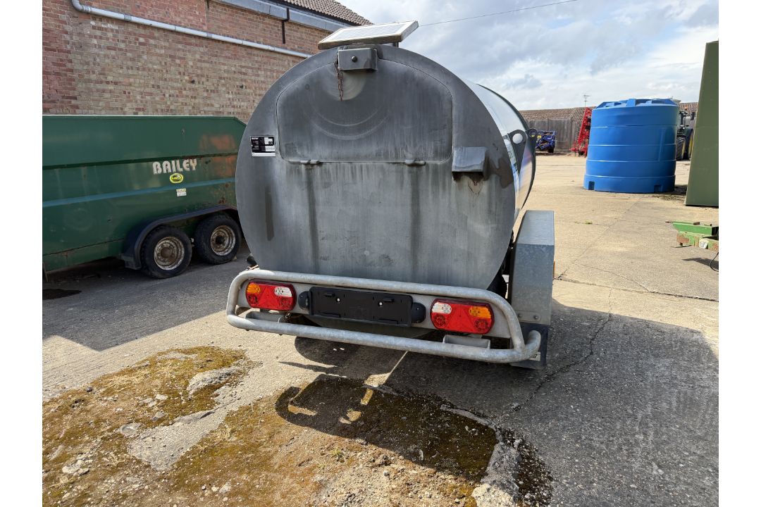 (18) Fuel Proof 2,000L diesel & 200L AdBlue tank, towable fuel bowser, with electric fuel pump, - Image 4 of 5