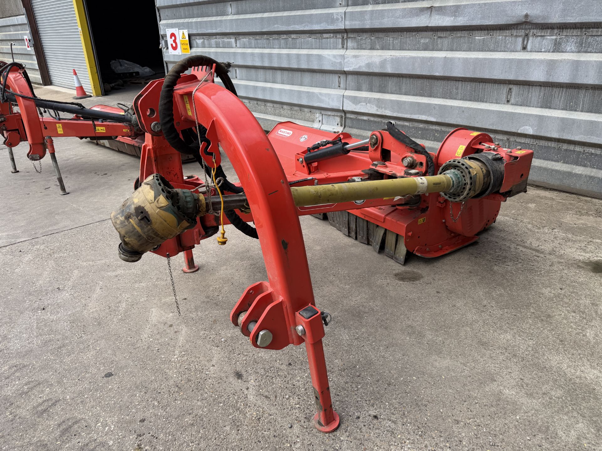 (22) Maschio Giraffa XXL 230 right hand offset flail mower, pto driven, serial no NM91D0262 - Image 3 of 8