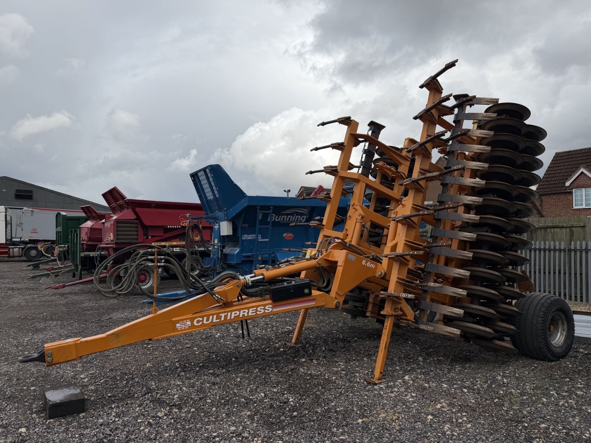 Simba 6.6m Cultipress, hydraulic folding, rigid leading tines, hyd levelling boards & double DD ring - Image 4 of 9