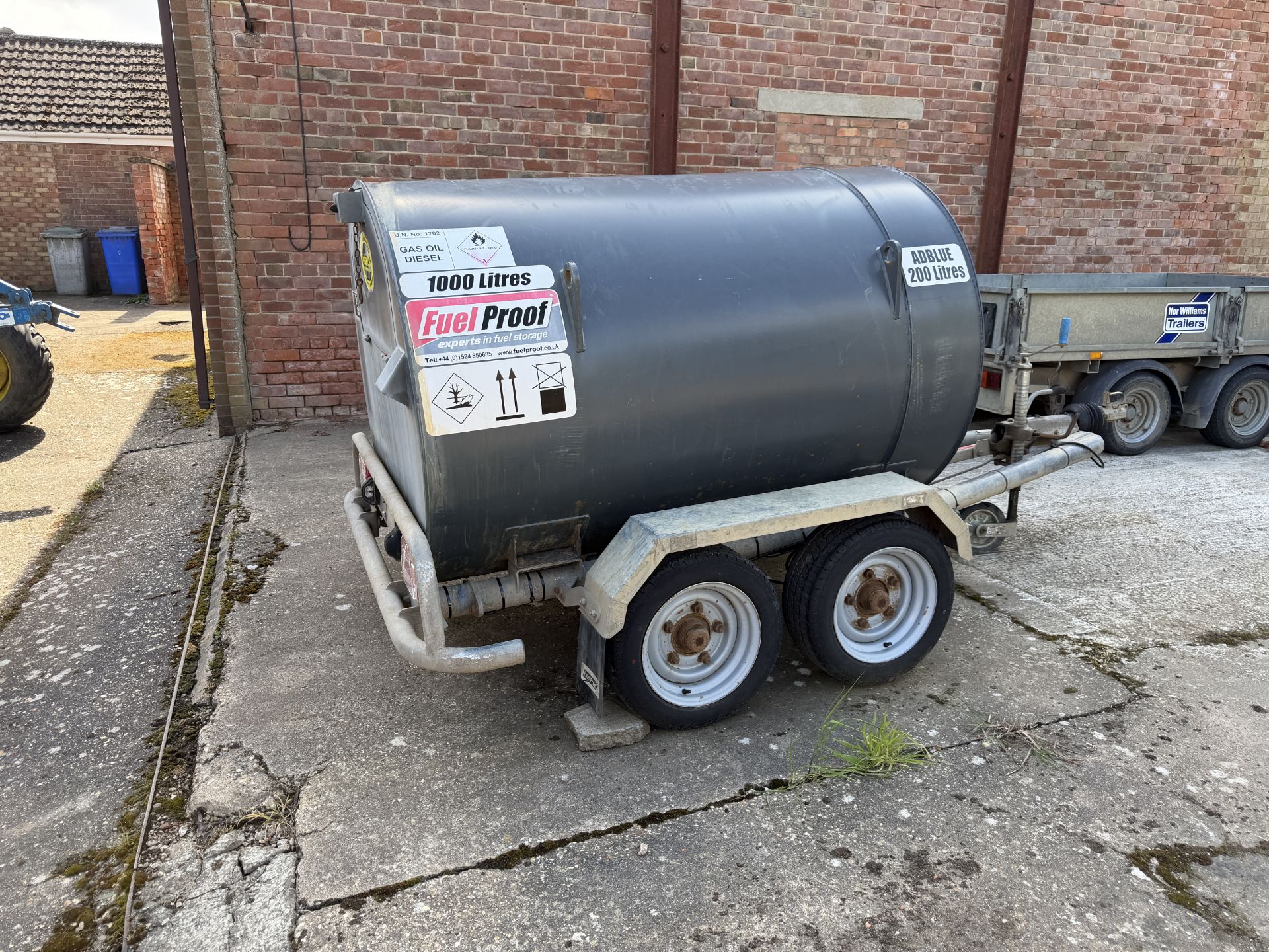(19) Fuel Proof 1,000L fuel tank, 200L AdBlue towable bowser, electric fuel dispenser, serial no - Image 4 of 5