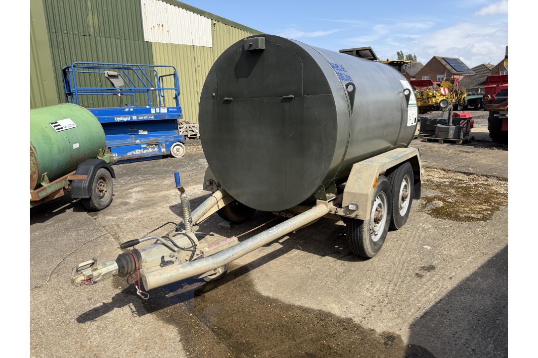 (18) Fuel Proof 2,000L diesel & 200L AdBlue tank, towable fuel bowser, with electric fuel pump, - Image 1 of 5