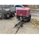 (17) Doosan 7/31E+ towable compressor, 583 hours, electric start, 750kphg, comes with lance &