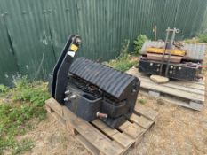 Tombstone 3pt mounted weight block, with 16 Case 45kg leaf wafer weights