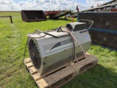 Tryac Typhoon GA110 grian fan, with humidity controls