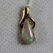 Opal Anhänger 8 kt. Goldfassung