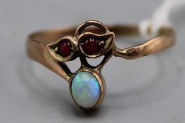 Opalring 333 Gold 1. H. 20 Jh.
