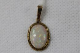 Opal Anhänger 333 Gold