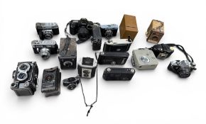 A COLLECTION OF CAMERAS TO INCLUDE KODAK