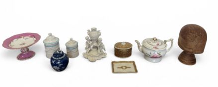 A MILLINER'S HAT BLOCK, EARLY 20TH CENTURY