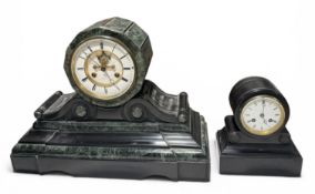 A 19TH CENTURY FRENCH GREEN MARBLE AND BLACK SLATE MANTEL CLOCK