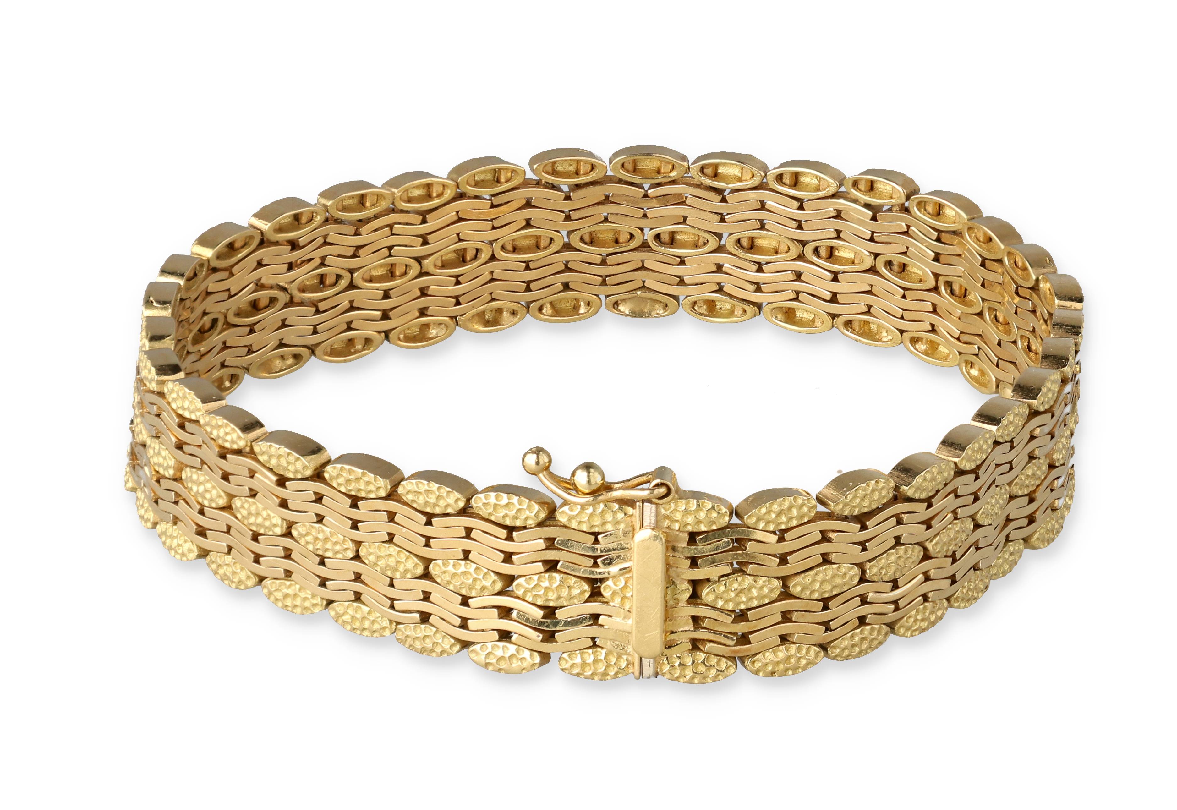 AN 18CT GOLD ITALIAN BRACLET 40gms