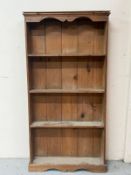 A pine four shelf bookcase H185c W92c D18cm