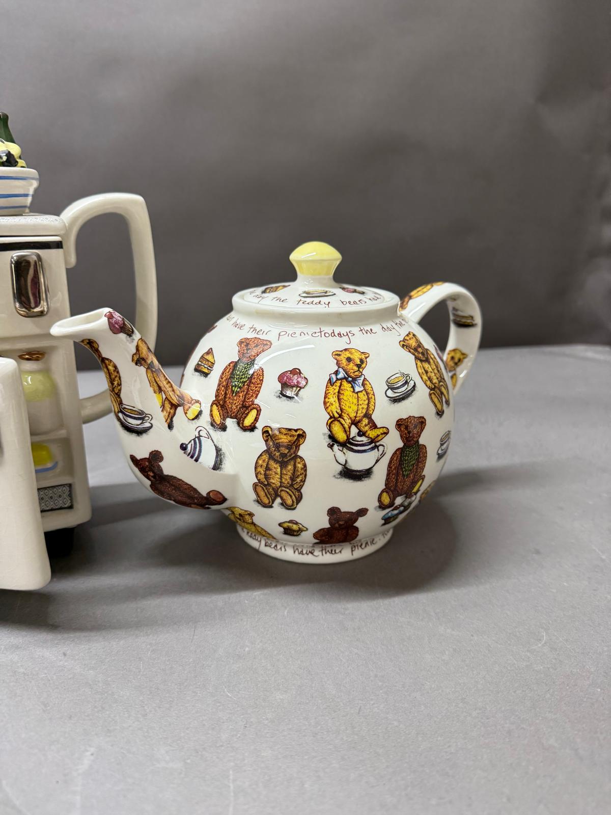 Three Novelty tea pots - Image 2 of 4