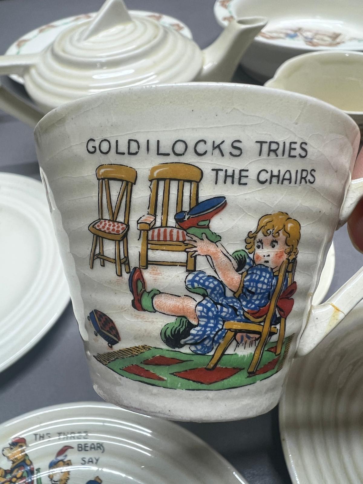 Vintage English childs part tea set featuring Goldilocks and Three bears - Image 5 of 5