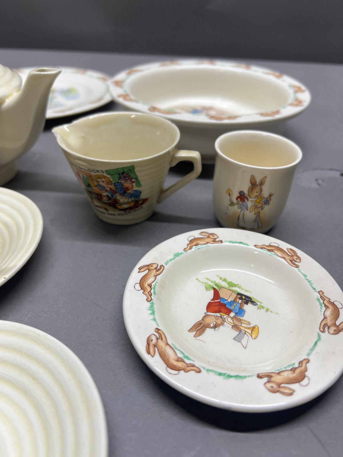 Vintage English childs part tea set featuring Goldilocks and Three bears - Image 2 of 5