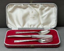 A boxed Viners cutlery set