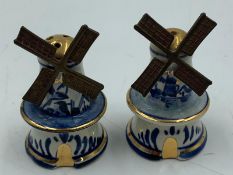 A Delft windmill salt and pepper set H6cm