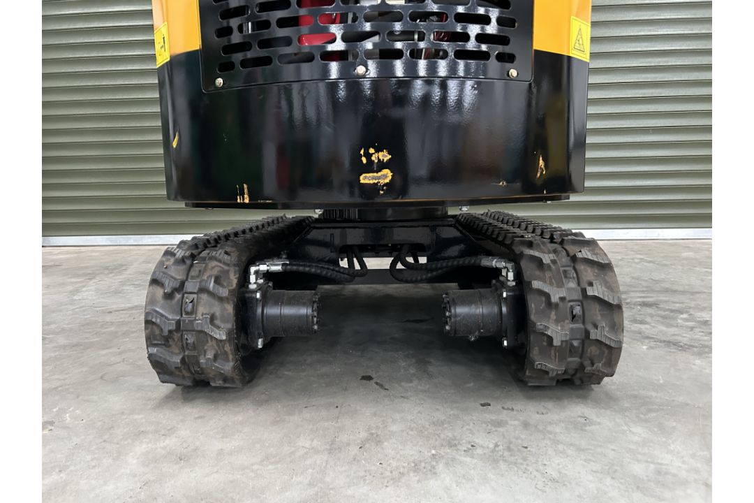 2024 Unissued JPC 1020KG 12HP Diesel Rubber Track Mini Excavator c/w Front Blade - Image 21 of 27