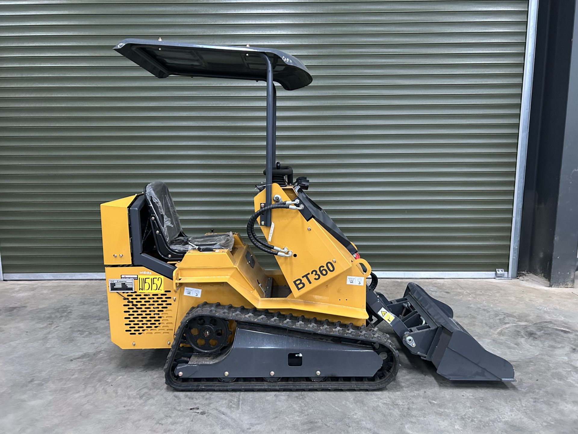 New Unissued 2025 Rubber Tracked Skid Steer Loader, Joystick Controls 13.5HP 750KG - Image 21 of 25